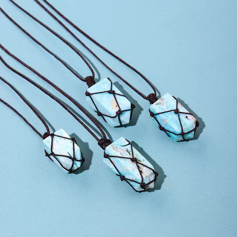 Collier en cristal bleu ciel pour la protection spirituelle