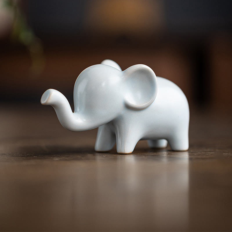 Petite figurine d'éléphant en céramique pour décoration spirituelle