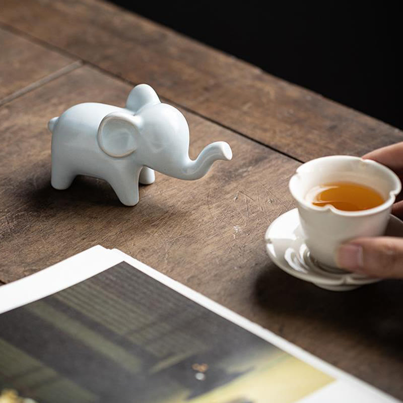 Petite figurine d'éléphant en céramique pour décoration spirituelle