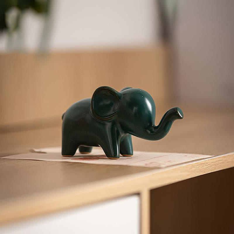 Petite figurine d'éléphant en céramique pour décoration spirituelle