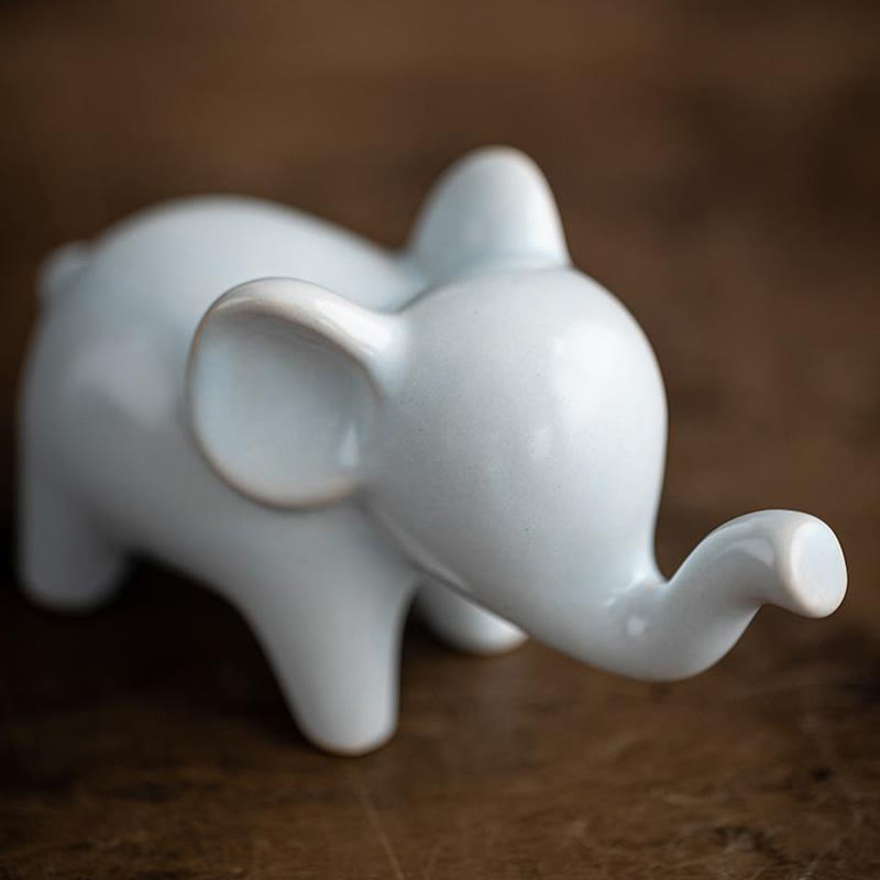 Petite figurine d'éléphant en céramique pour décoration spirituelle