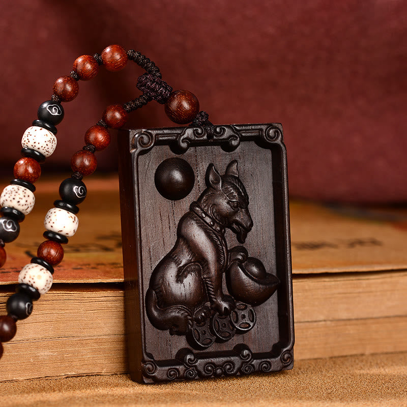 Collier du zodiaque chinois en bois de santal rouge à petites feuilles pour le calme