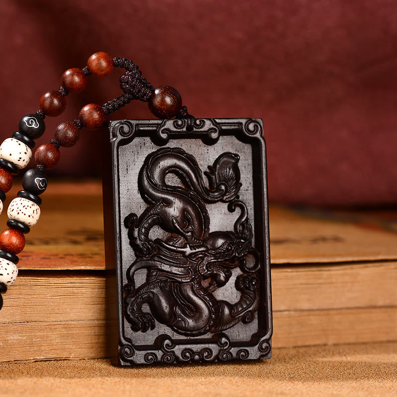 Collier du zodiaque chinois en bois de santal rouge à petites feuilles pour le calme