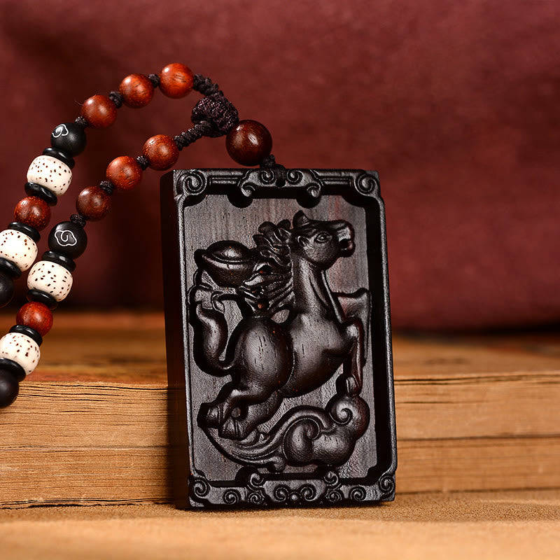 Collier du zodiaque chinois en bois de santal rouge à petites feuilles pour le calme