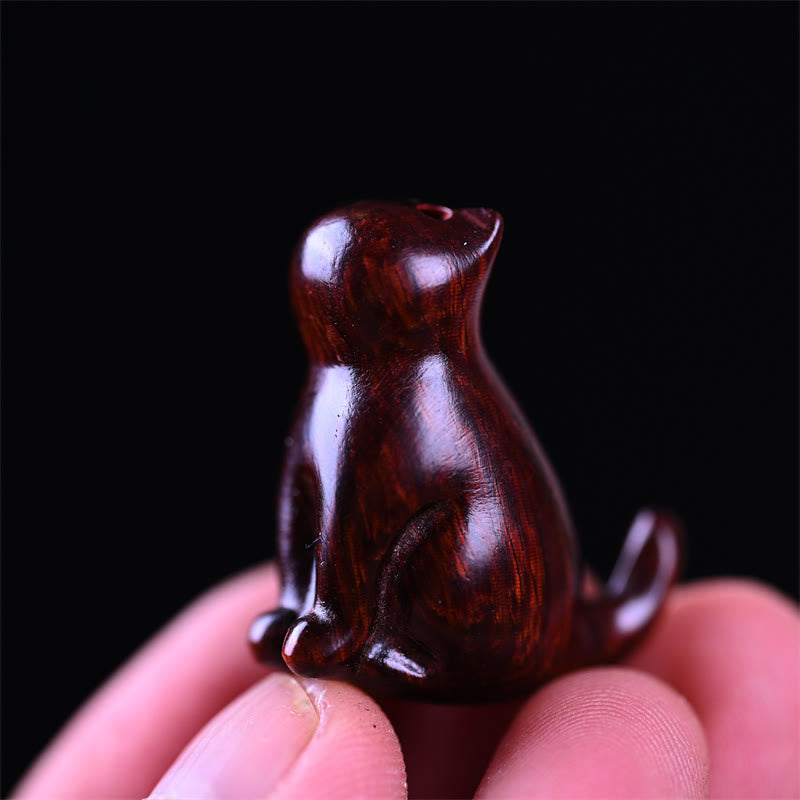 Mini chat porte-bonheur en bois de santal rouge à petites feuilles, 3,2 cm, décoration
