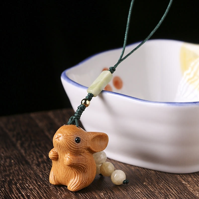 Porte-clés porte-bonheur lapin en bois de santal rouge à petites feuilles | Breloque de protection