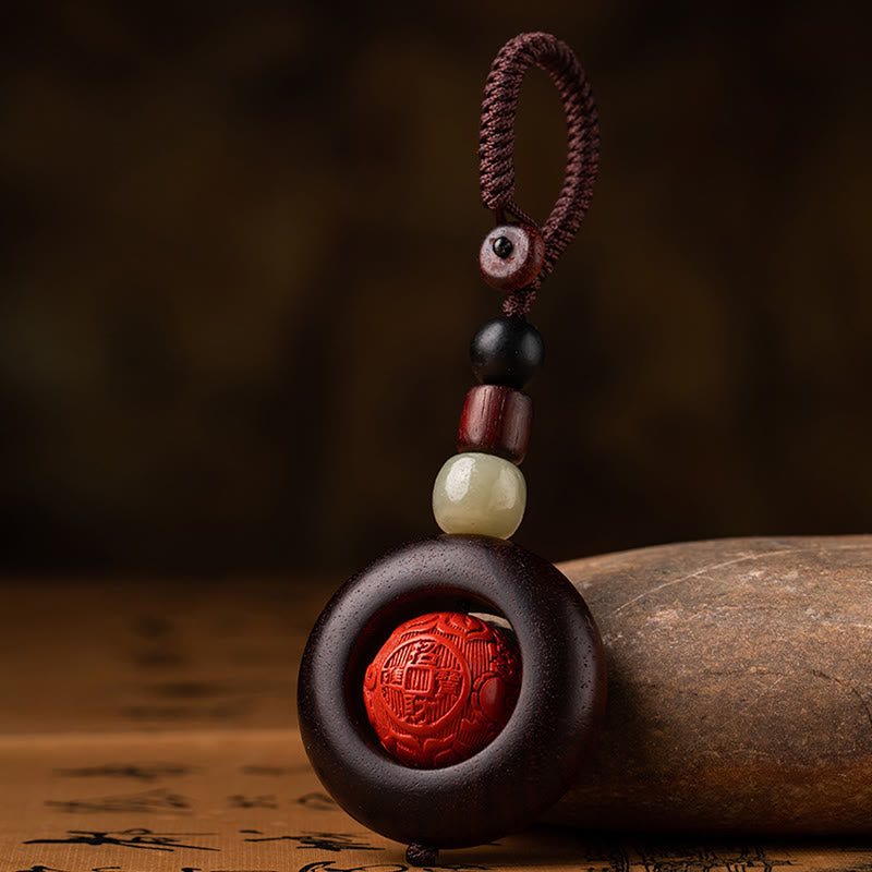 Porte-clés de protection Om Mani Padme Hum en bois de santal rouge à petites feuilles
