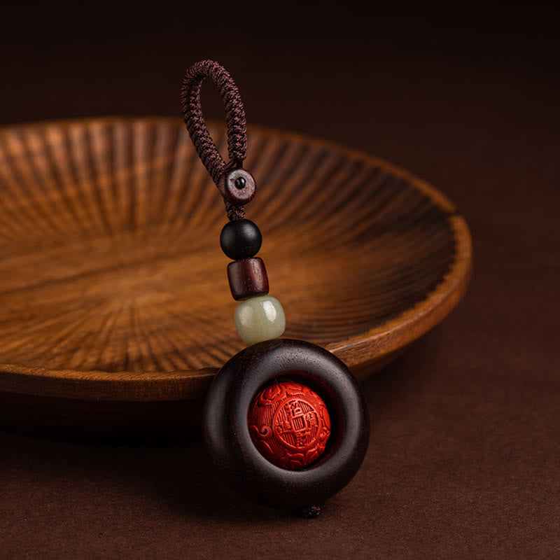 Porte-clés de protection Om Mani Padme Hum en bois de santal rouge à petites feuilles