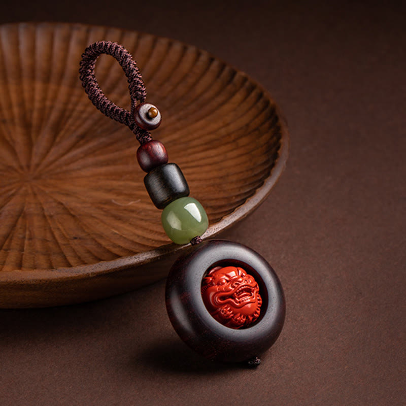 Porte-clés de protection Om Mani Padme Hum en bois de santal rouge à petites feuilles