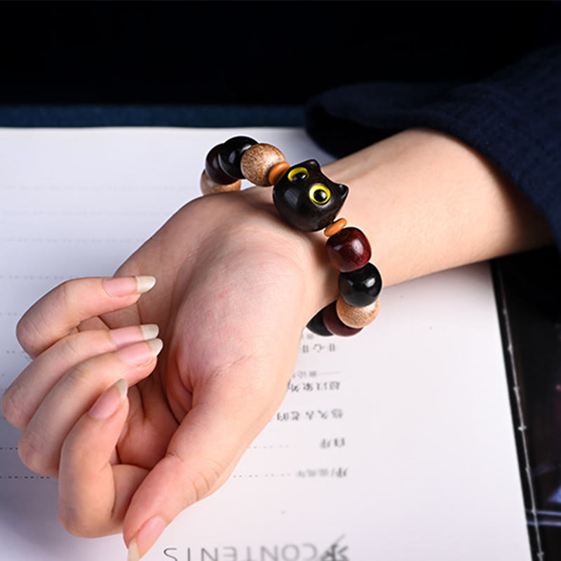 Bracelet de protection en bois de santal rouge à petites feuilles avec gravure de chat mignon