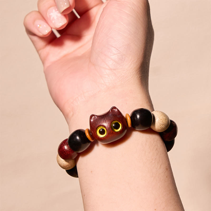 Bracelet de protection en bois de santal rouge à petites feuilles avec gravure de chat mignon
