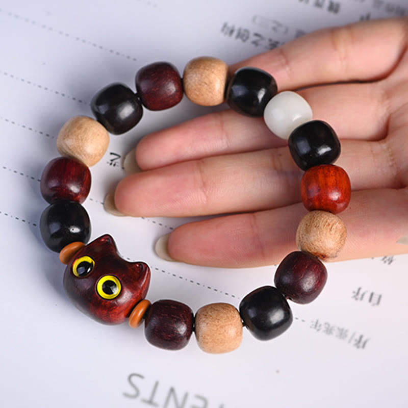Bracelet de protection en bois de santal rouge à petites feuilles avec gravure de chat mignon