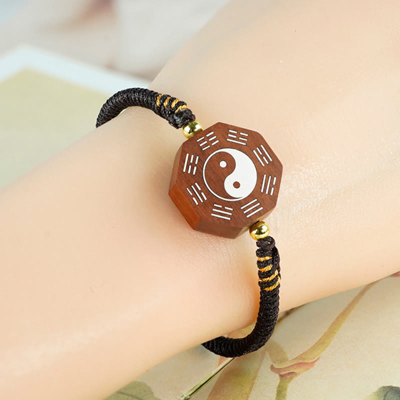 Bracelet de protection Yin Yang en bois de santal rouge à petites feuilles
