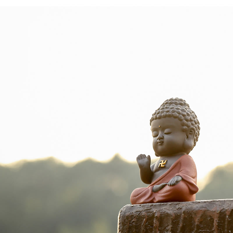 Petite statue de Bouddha en argile violette pour la sérénité de la maison