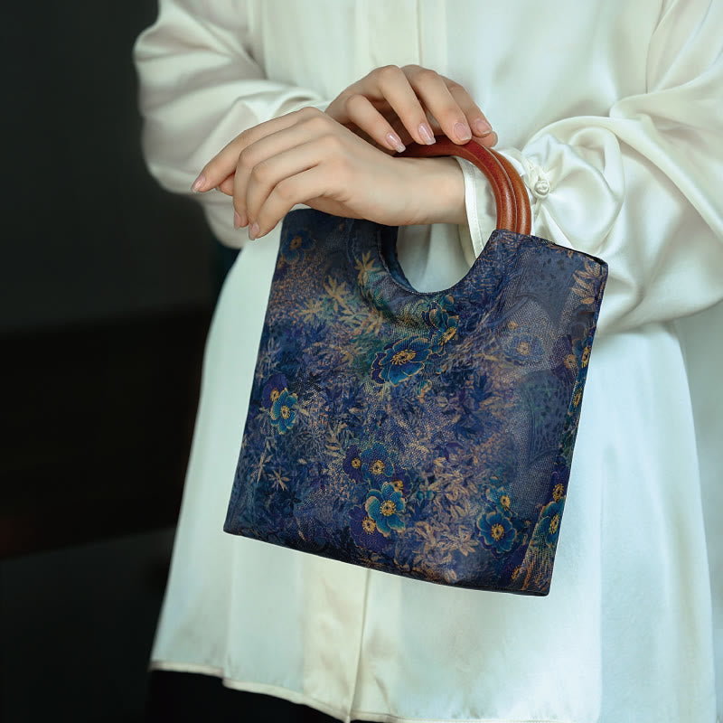 Sac à main bleu-violet avec poignée en bois massif et motif pivoine et oiseau en bambou