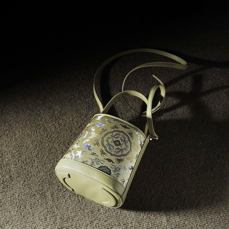 Sac bandoulière en brocart de soie et cerf pour l'harmonie spirituelle