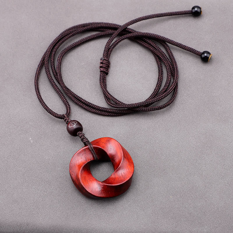 Collier de nuages ​​​​de bon augure en bois de santal rouge spirituel