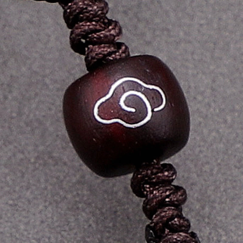 Collier de nuages ​​​​de bon augure en bois de santal rouge spirituel