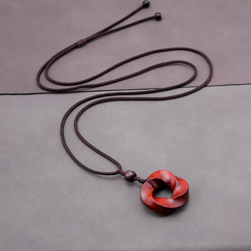 Collier de nuages ​​​​de bon augure en bois de santal rouge spirituel