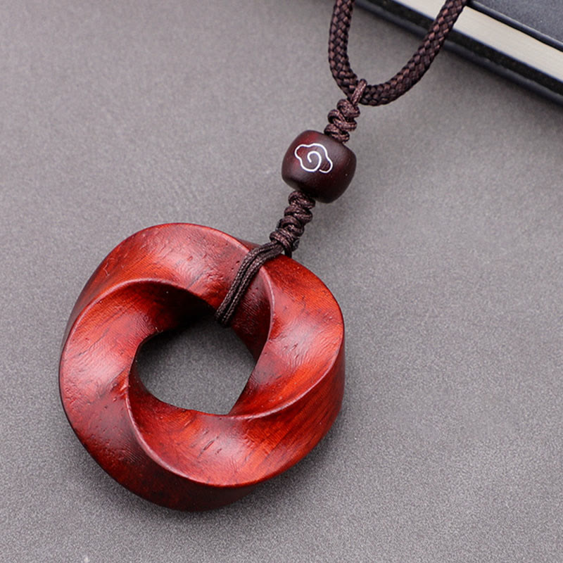 Collier de nuages ​​​​de bon augure en bois de santal rouge spirituel