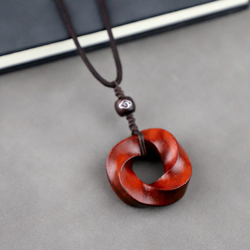 Collier de nuages ​​​​de bon augure en bois de santal rouge spirituel