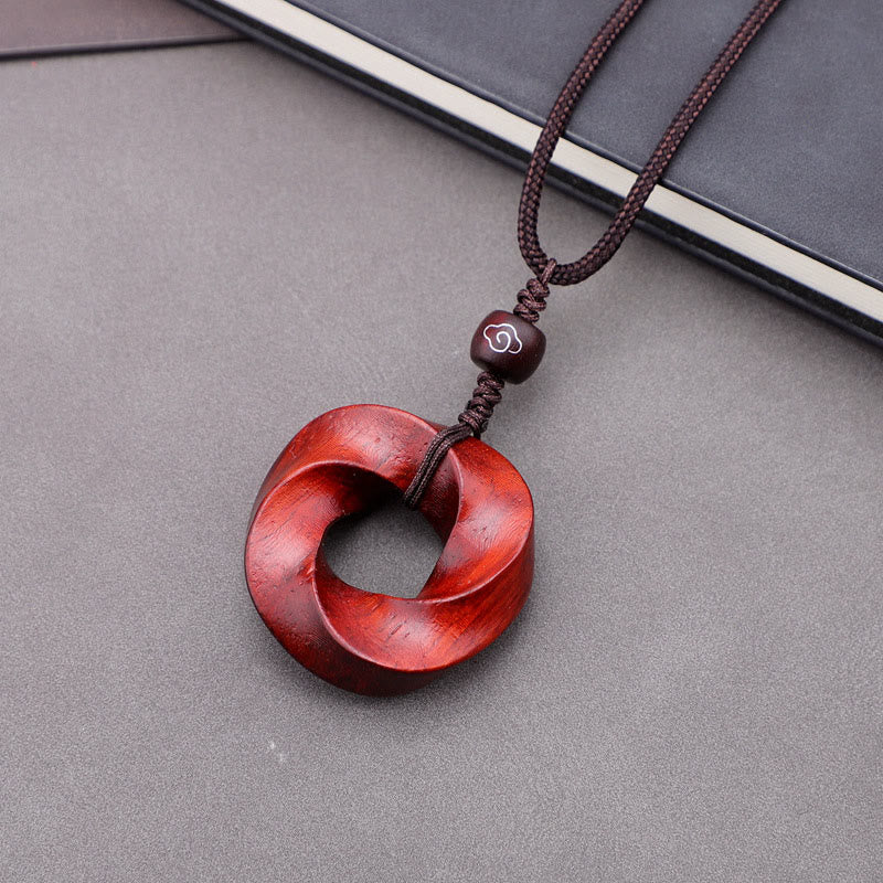 Collier de nuages ​​​​de bon augure en bois de santal rouge spirituel