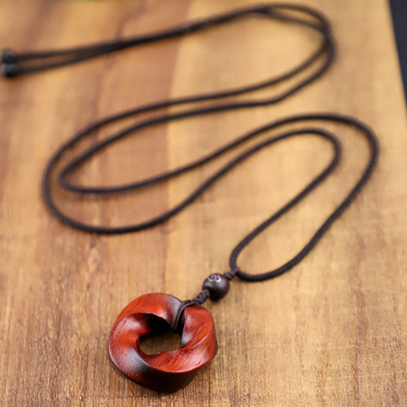 Collier de nuages ​​​​de bon augure en bois de santal rouge spirituel
