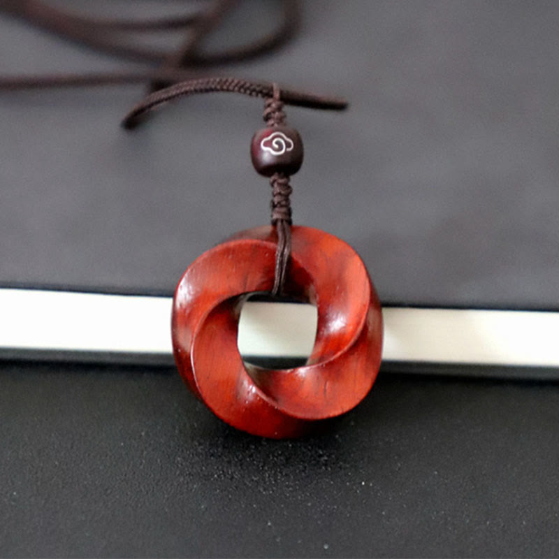 Collier de nuages ​​​​de bon augure en bois de santal rouge spirituel