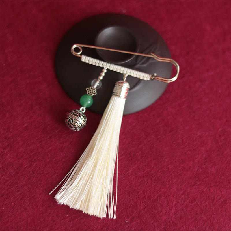 Broche à pompons rétro spirituelle pour la protection et la chance