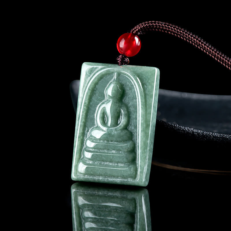 Collier Bouddha carré en jade pour la prospérité et l'équilibre spirituel