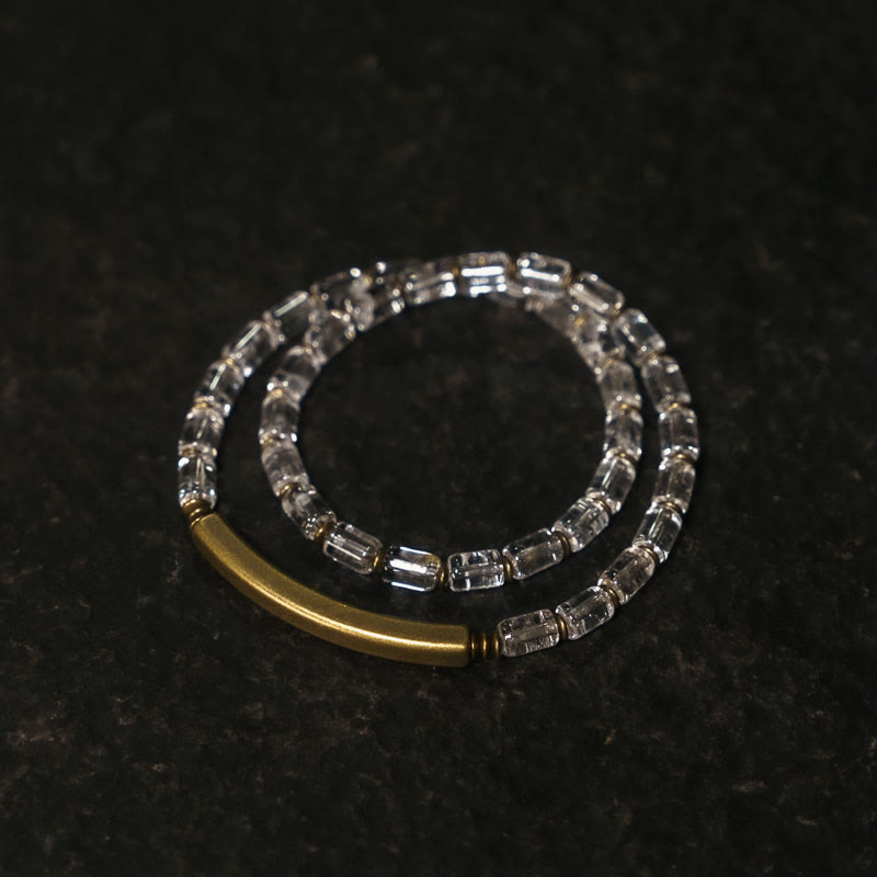 Bracelet carré en cuivre et cristal blanc pour la chance et l'équilibre