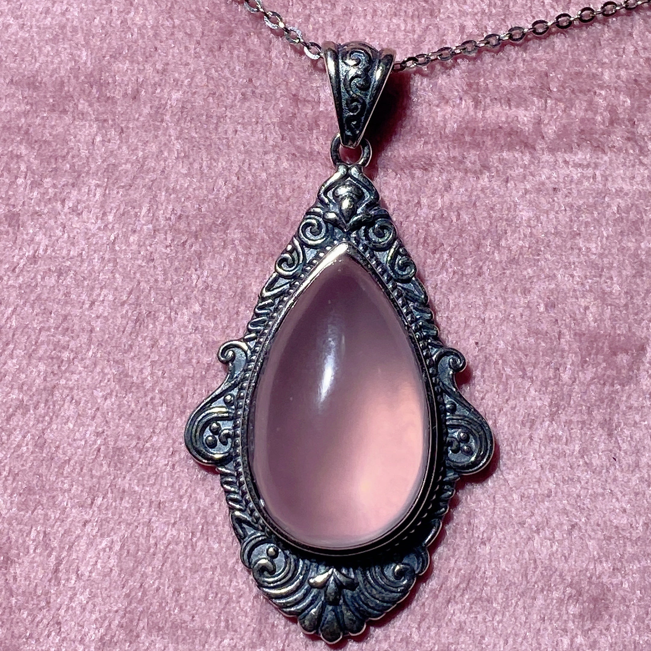 Pendentif en argent sterling avec améthyste pour la guérison et la méditation