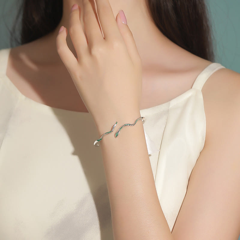 Bracelet manchette calme en argent sterling avec serpent vert