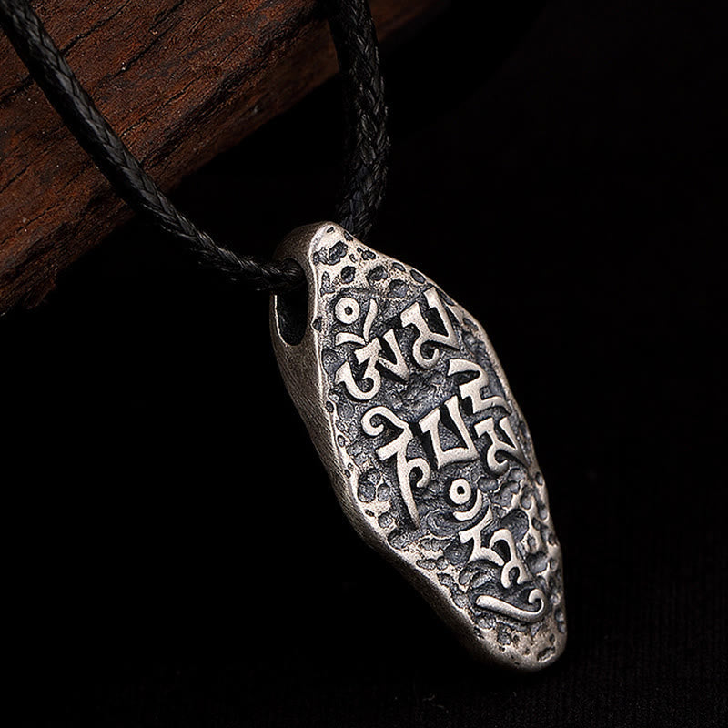 Collier Om Mani Padme Hum en argent sterling pour la force et la paix