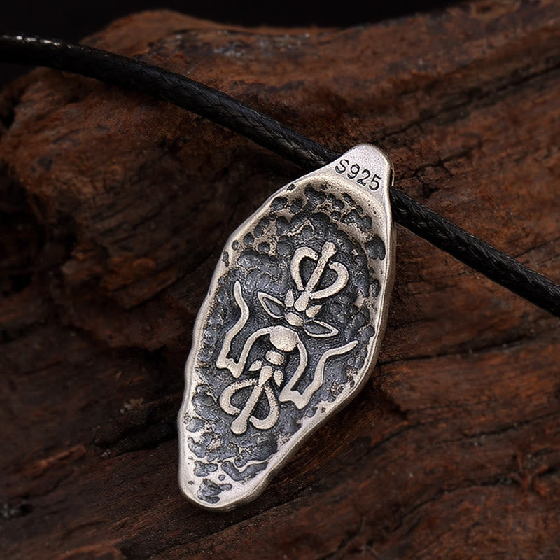 Collier Om Mani Padme Hum en argent sterling pour la force et la paix