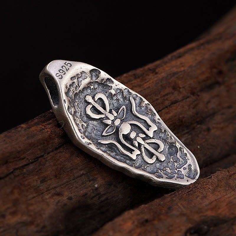 Collier Om Mani Padme Hum en argent sterling pour la force et la paix