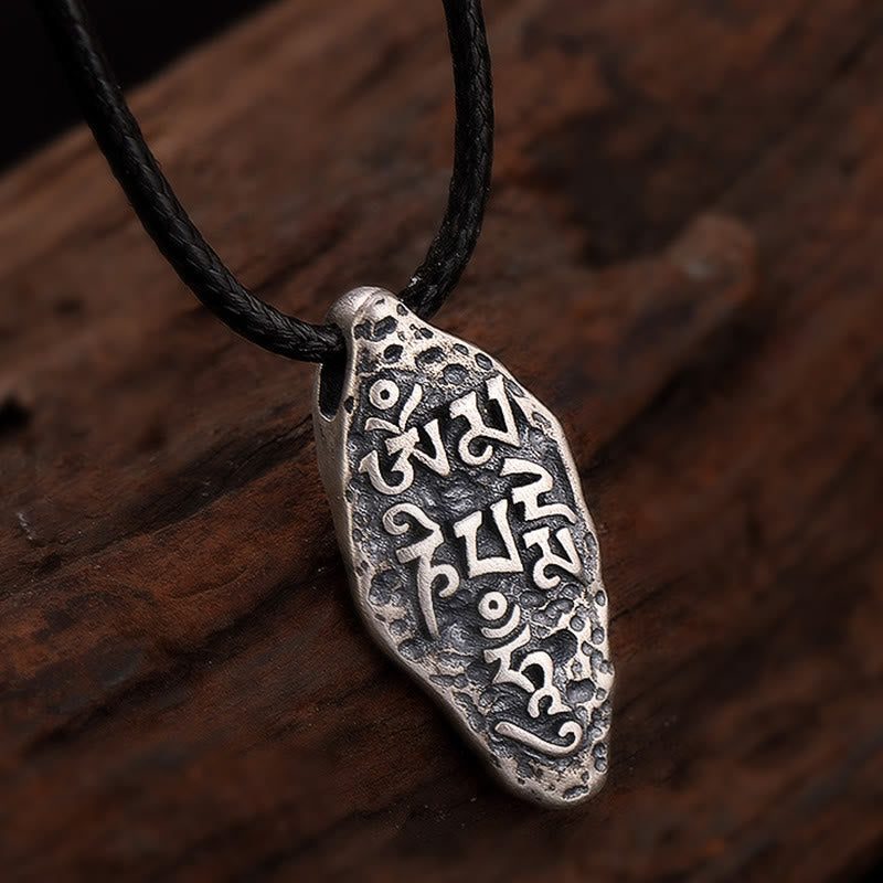 Collier Om Mani Padme Hum en argent sterling pour la force et la paix