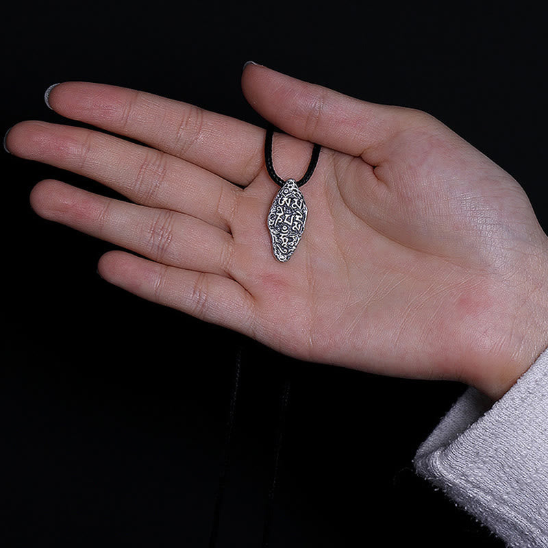 Collier Om Mani Padme Hum en argent sterling pour la force et la paix