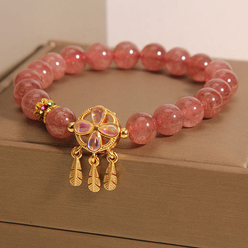Bracelet Love en quartz fraise avec breloque attrape-rêves en forme de trèfle