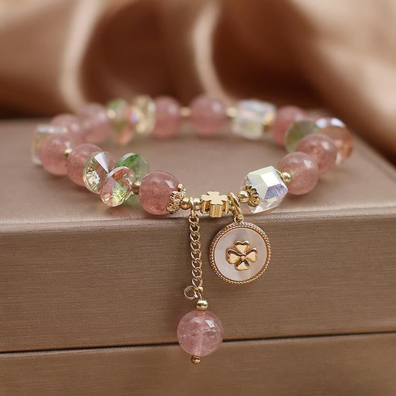 Bracelet spirituel porte-bonheur en quartz fraise et trèfle à quatre feuilles