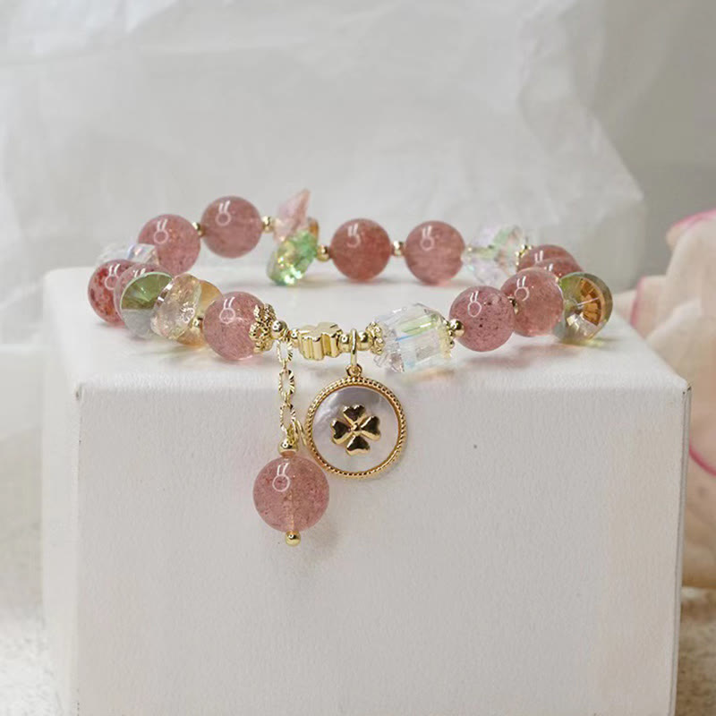 Bracelet spirituel porte-bonheur en quartz fraise et trèfle à quatre feuilles