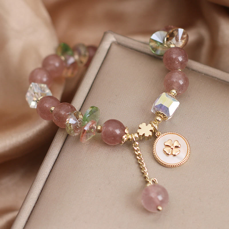 Bracelet spirituel porte-bonheur en quartz fraise et trèfle à quatre feuilles