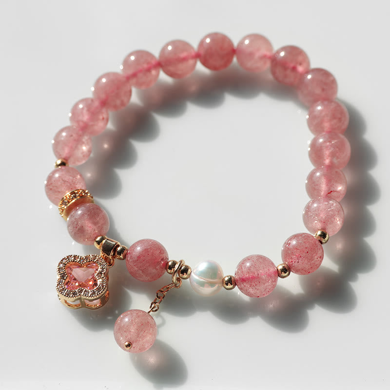 Bracelet d'amour en perles de quartz fraise et trèfle à quatre feuilles