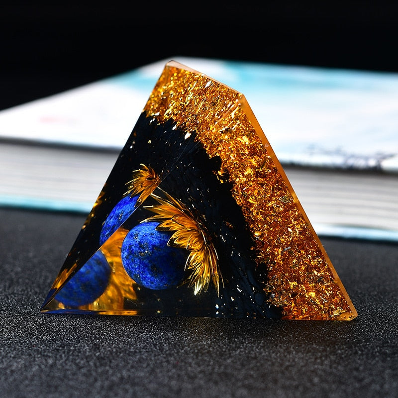 Pyramide d'orgone du chakra du troisième œil