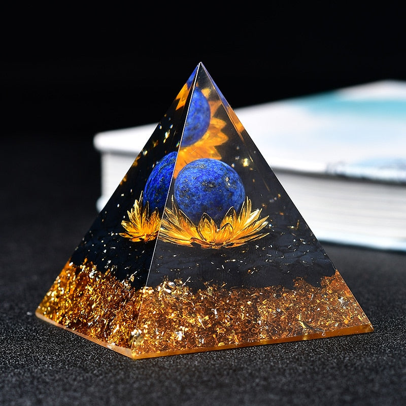 Pyramide d'orgone du chakra du troisième œil