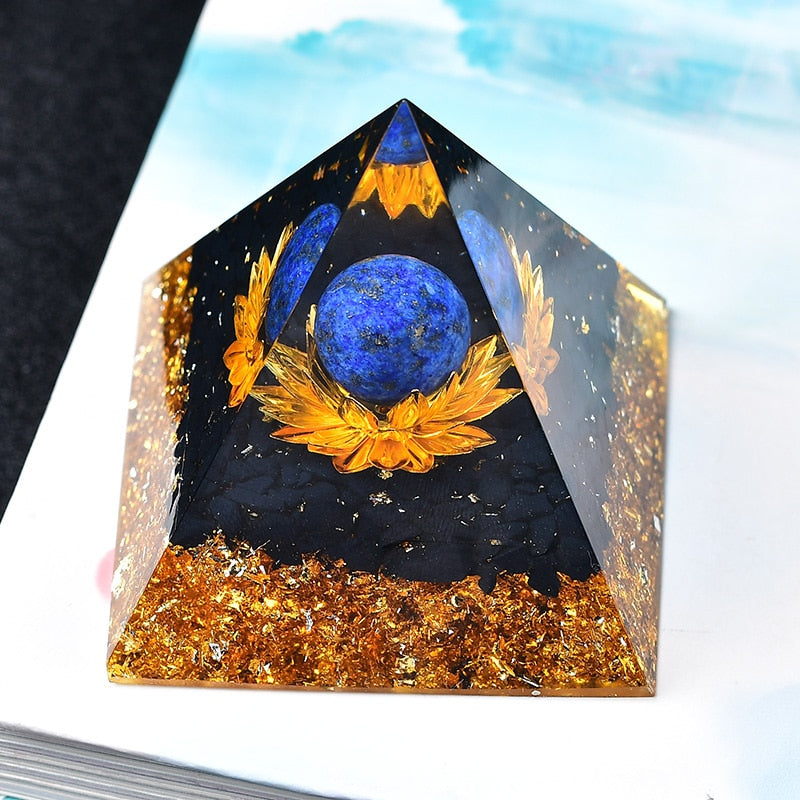 Pyramide d'orgone du chakra du troisième œil