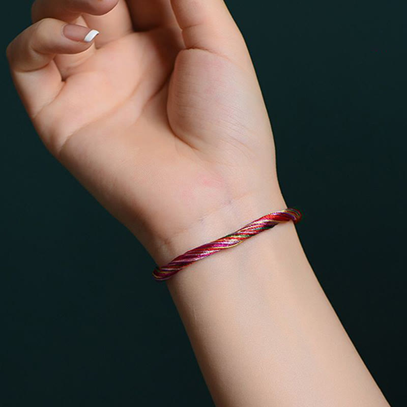 Bracelet de protection tibétain à cinq fils colorés et fil rouge