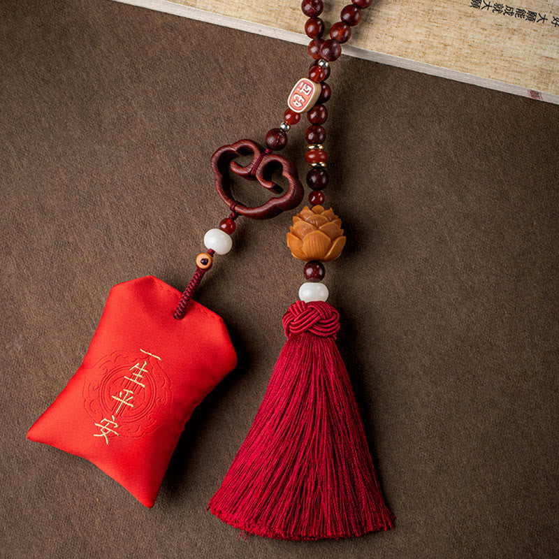 Décoration de voiture à suspendre en sachet de lotus en bois de santal rouge tibétain