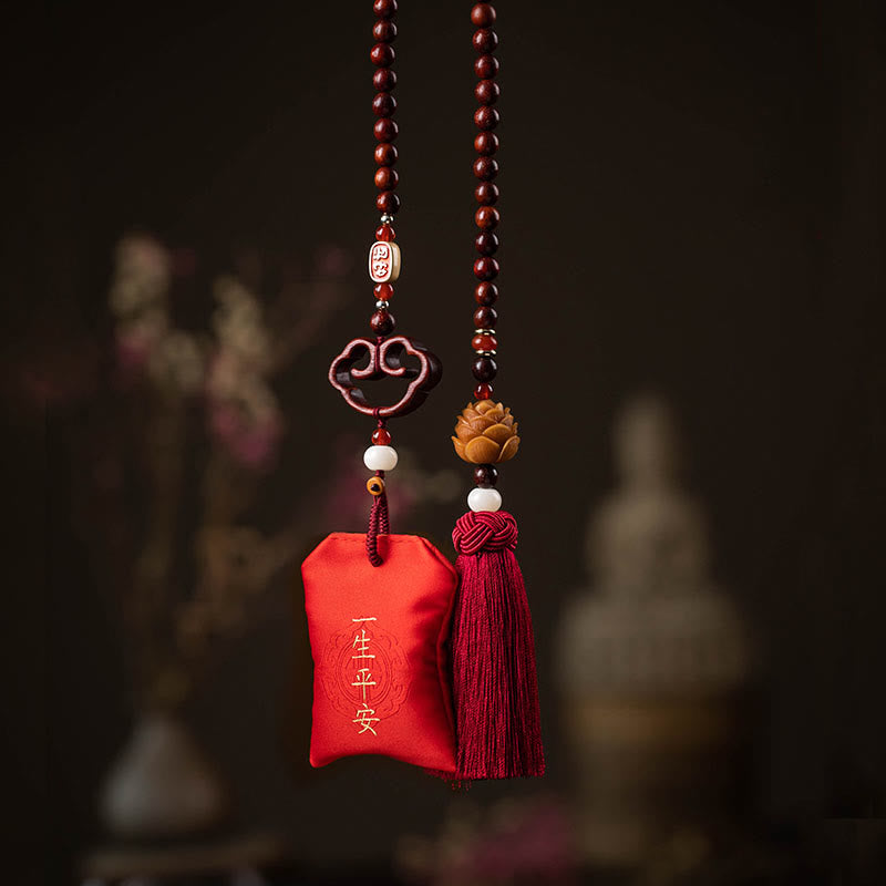 Décoration de voiture à suspendre en sachet de lotus en bois de santal rouge tibétain