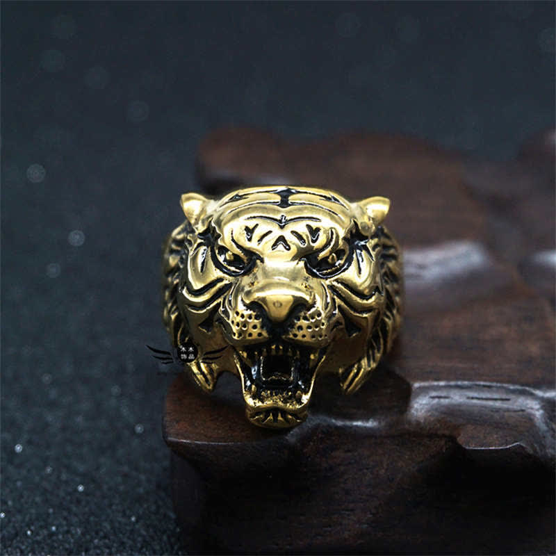 Bague tête de tigre en acier titane pour l'équilibre et l'énergie calme